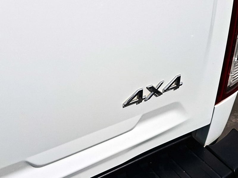 Mazda BT-50 2.2 DC HIGH PLUS AT 4X4 DIESEL 2026 - Imagen 9 de 20