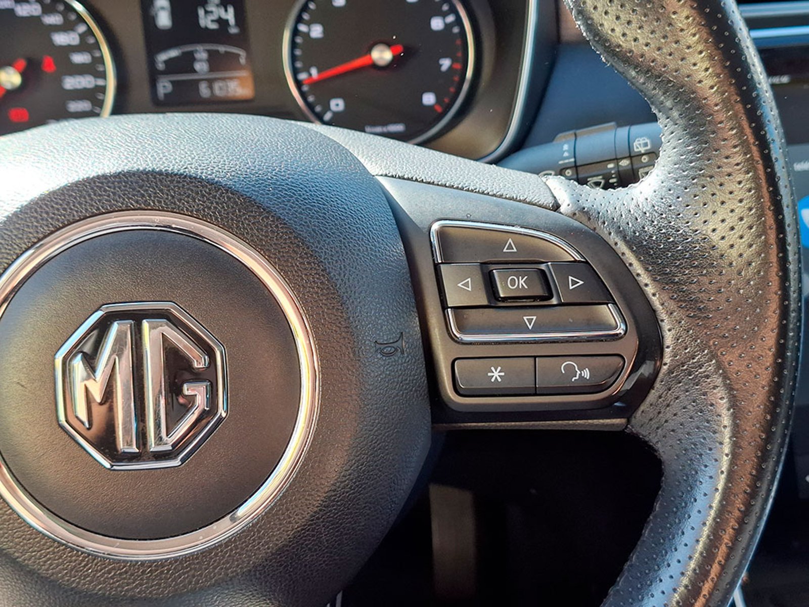 MG RX5 1.5T COM 2024 - Imagen 13 de 20