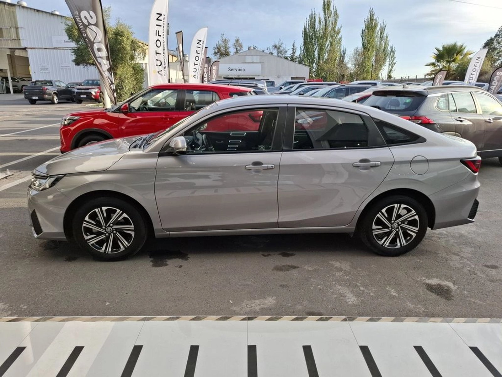 TOYOTA YARIS 1.5 E MT 2024 - Imagen 6 de 20