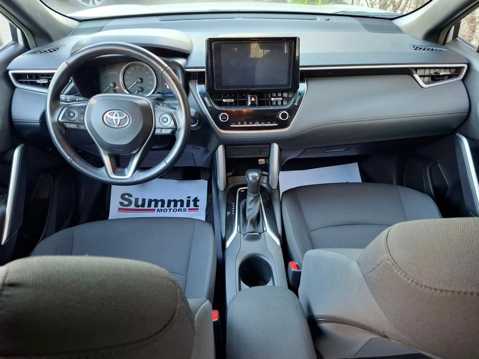 Toyota COROLLA CROSS HYBRID 1.5 MT 2023 - Imagen 13 de 20