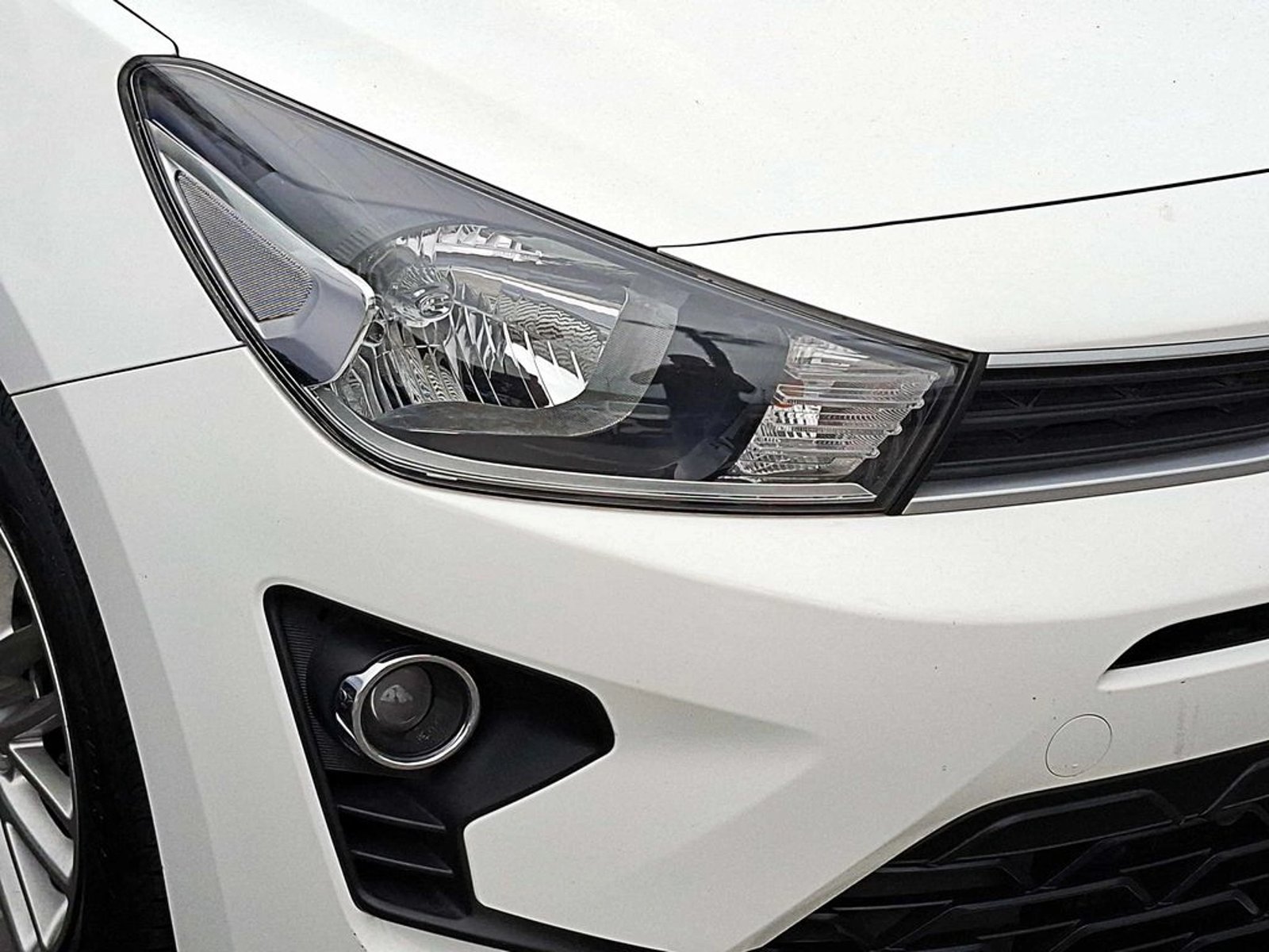 Kia RIO 5 1.4 EX FULL MT 2022 - Imagen 6 de 18