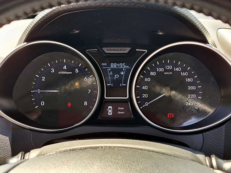 Hyundai VELOSTER 1.6 GLS FULL AT 2014 - Imagen 12 de 16