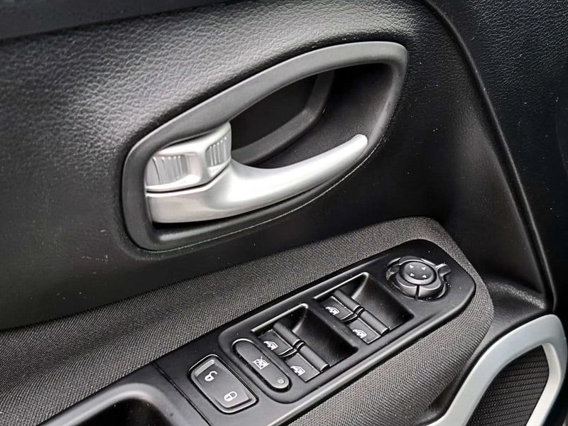 Jeep RENEGADE 1.8 SPORT LX 4X2 AT 5P 2022 - Imagen 11 de 20