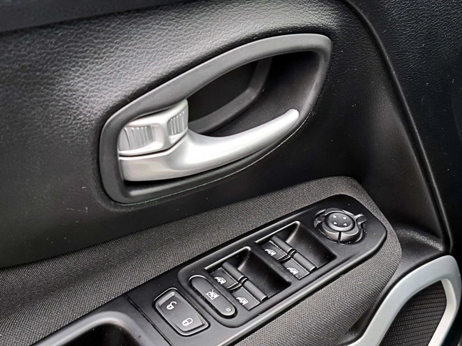 Jeep RENEGADE 1.8 SPORT LX 4X2 AT 5P 2022 - Imagen 11 de 20