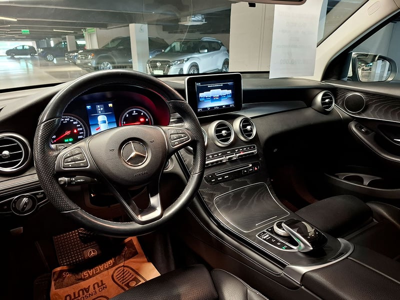 Mercedes-Benz 220 2.1 D DIESEL 4WD AT 5P 2020 - Imagen 11 de 20