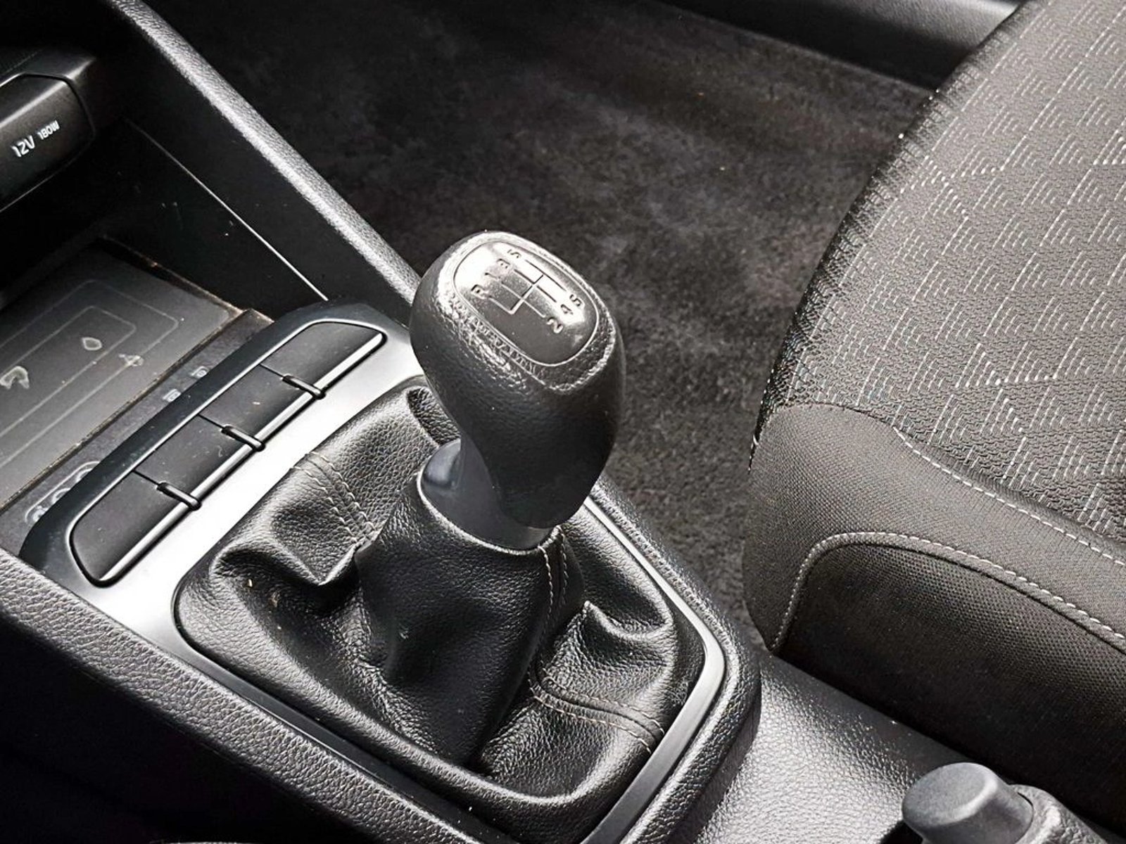 Kia RIO 5 1.4 EX FULL MT 2022 - Imagen 17 de 18