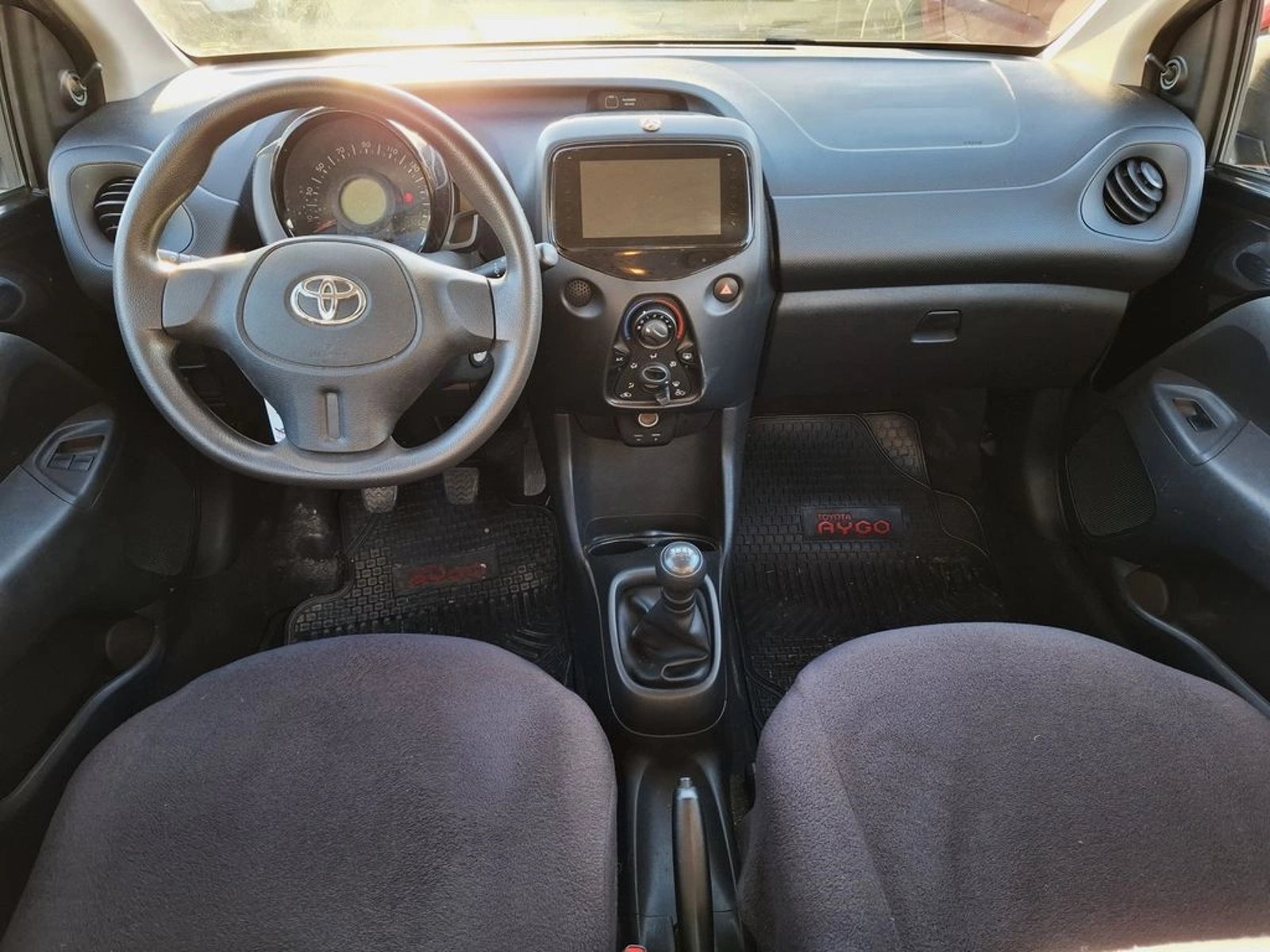 Toyota AYGO GLX 1.0 2019 - Imagen 11 de 17