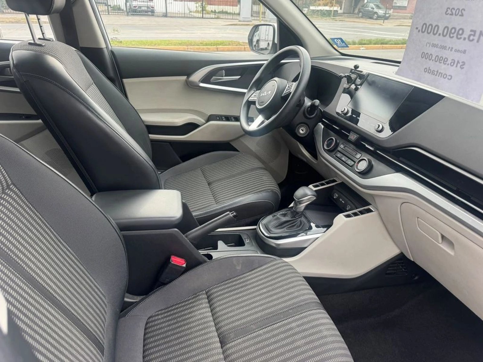 KIA CARENS 1.4 EX 2023 - Imagen 9 de 12