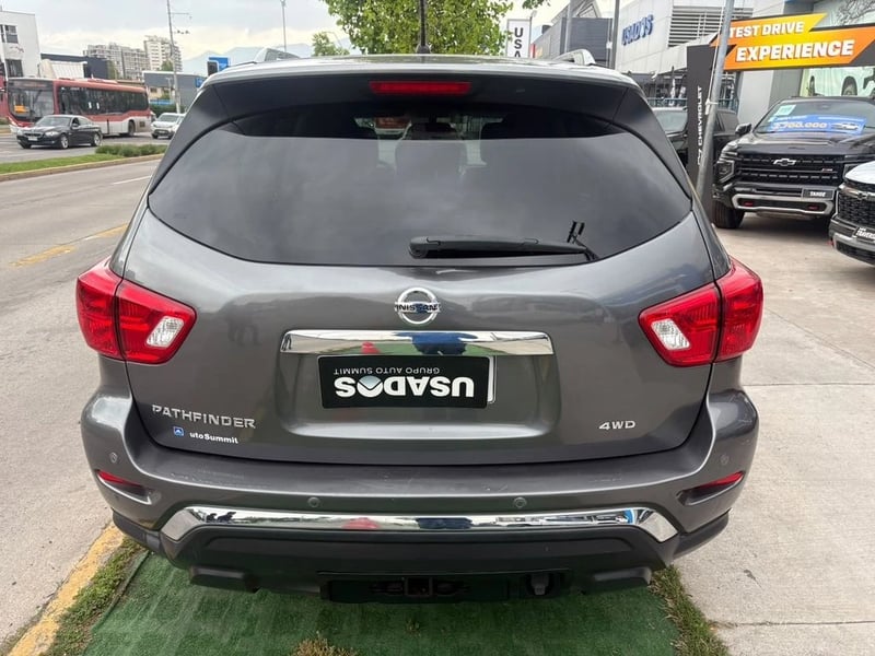 Nissan PATHFINDER 3.5 EXCLUSI CVT AT 4X4 2019 - Imagen 4 de 11