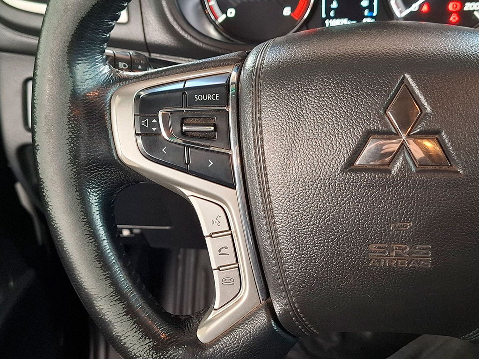 Mitsubishi L200 2.4 TD DAKAR CRS MT 4X4 2021 - Imagen 11 de 20