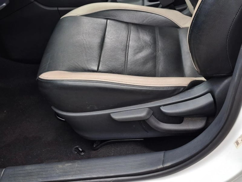 Nissan VERSA 1.6 EXCLUSIVE CVT 2022 - Imagen 13 de 20