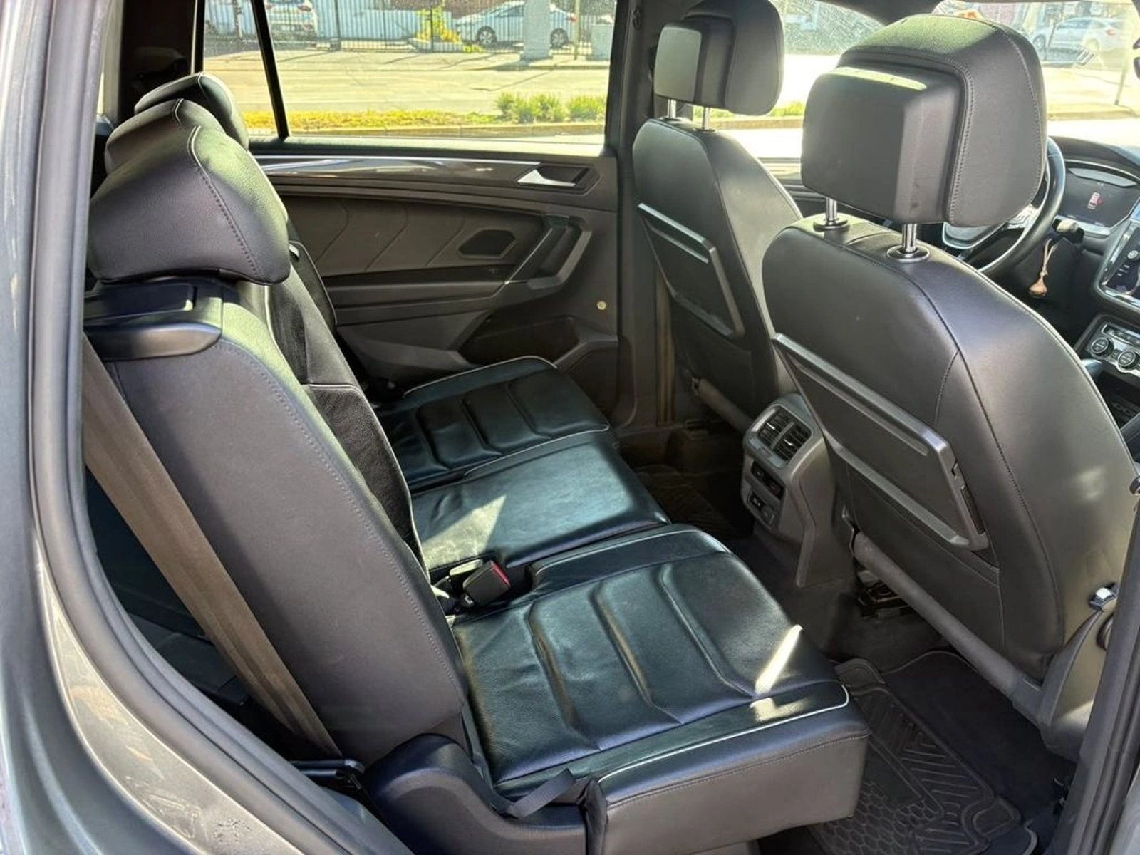 Volkswagen TIGUAN 2.0 TDI COMFORTLINE 4M 5P AT 4X4 DIESEL 2019 - Imagen 12 de 13