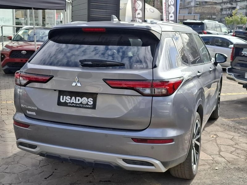 Mitsubishi OUTLANDER 2.5 2022 - Imagen 6 de 20
