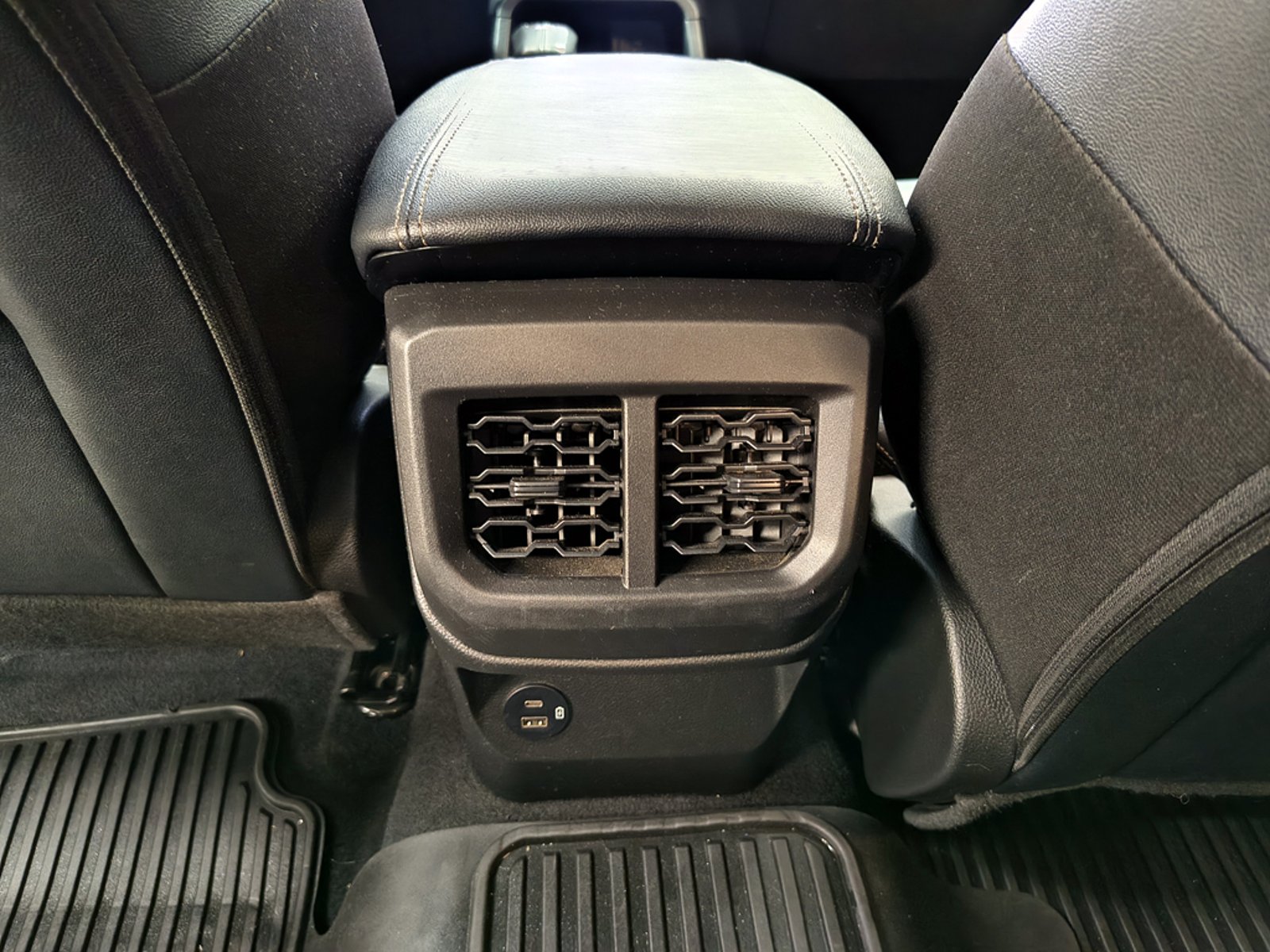 FORD RANGER 3.0 LTD DIESEL 4X4 DOB. CAB. AT 4P 2025 - Imagen 18 de 20