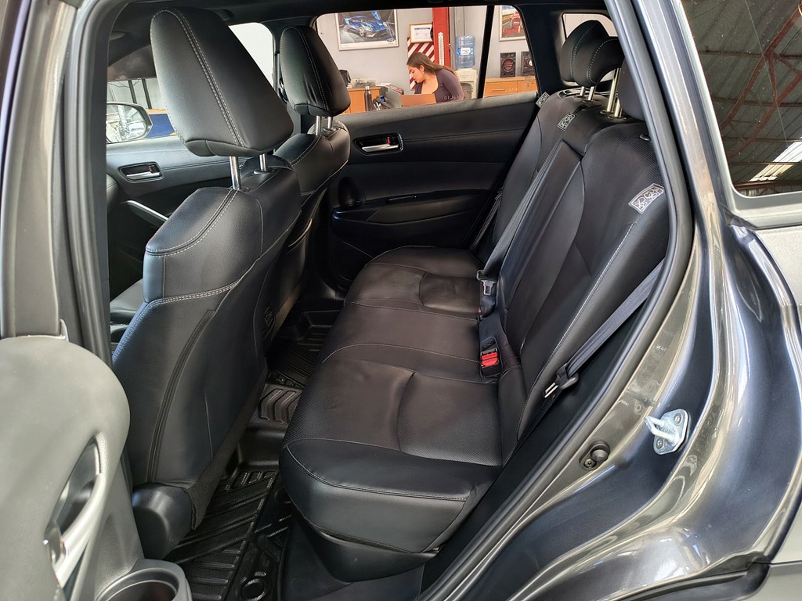 Toyota COROLLA CROSS 1.8 XEI HYBRID 2023 - Imagen 15 de 20