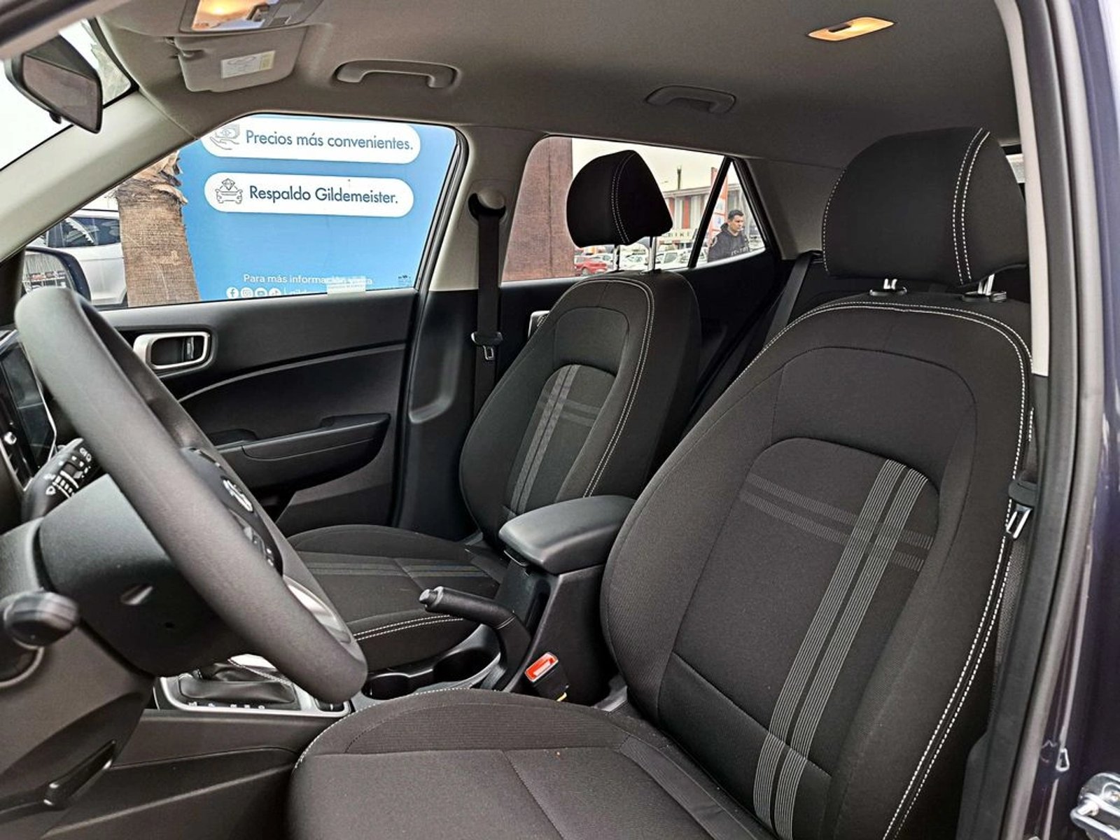 Hyundai VENUE 1.6 QX PLUS AUT 2025 - Imagen 9 de 11