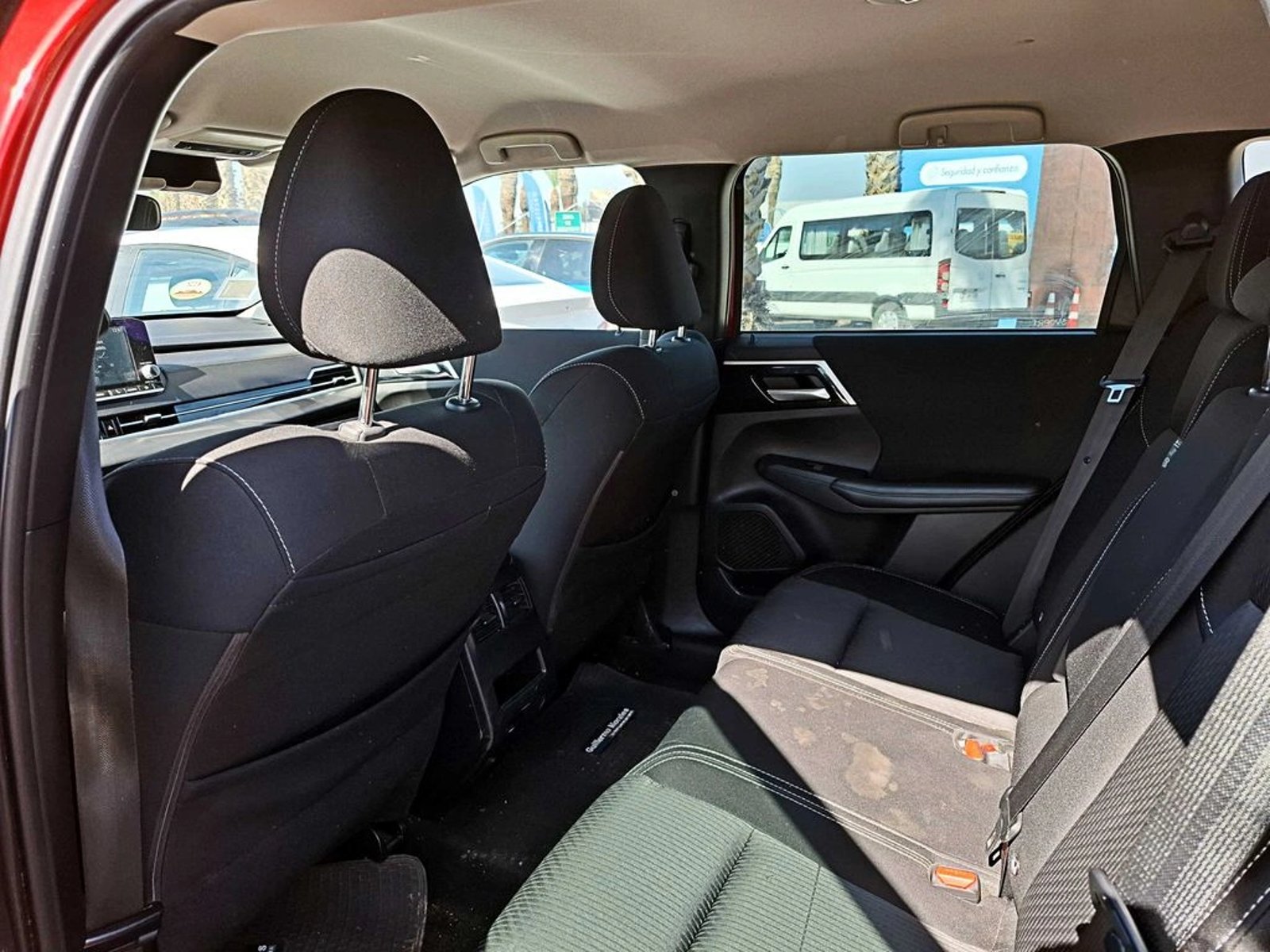 Mitsubishi OUTLANDER 2.5 GL 4X2 AT 5P 2023 - Imagen 8 de 14