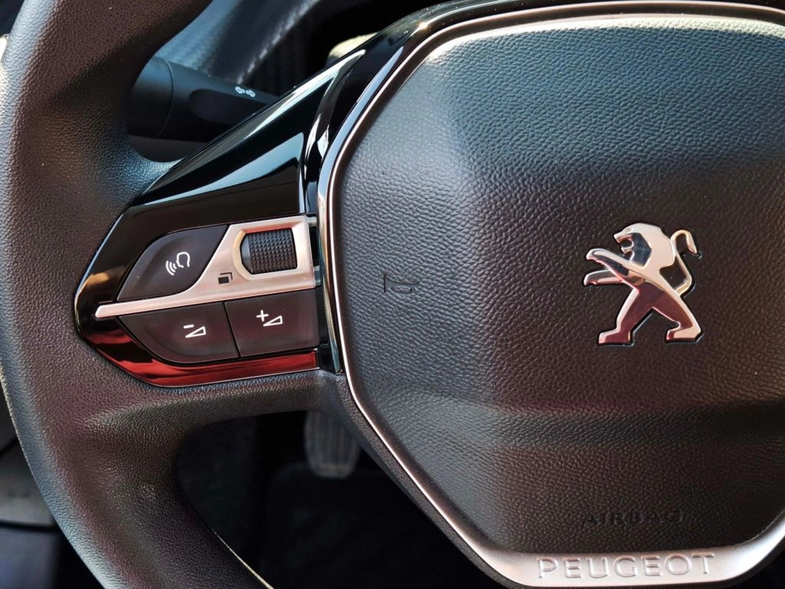 Peugeot 208 1.2 PURETECH STYLE MT 2023 - Imagen 18 de 20