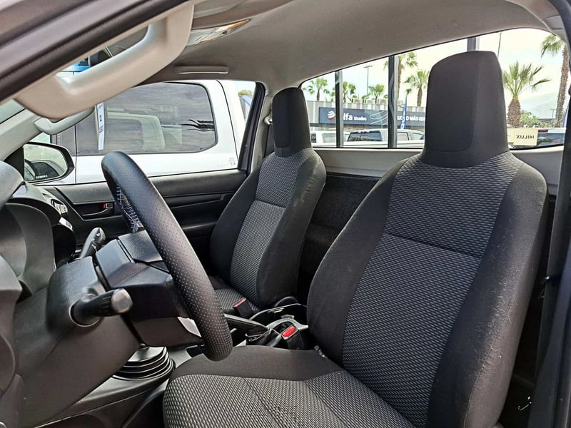 Toyota HILUX 2.4 CS 7AB MT 4X4 DIESEL 2022 - Imagen 9 de 16