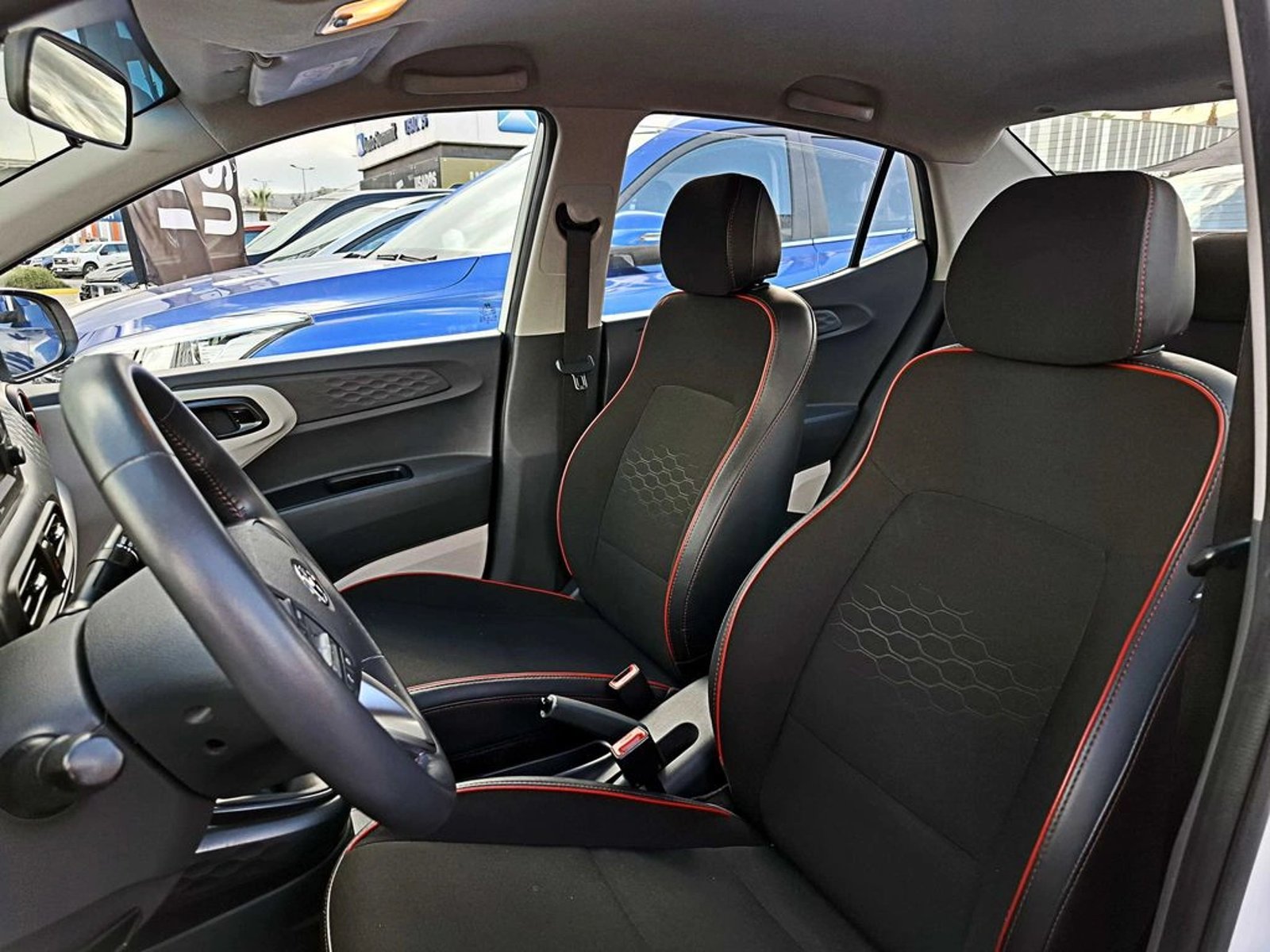 Hyundai GRAND I10 1.2 PLUS 4X2 SDN MT 4P 2022 - Imagen 11 de 18