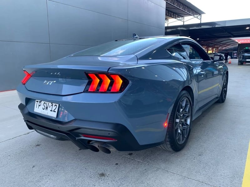 Ford MUSTANG 5.0 GT PREMIUM AT 2024 - Imagen 5 de 8