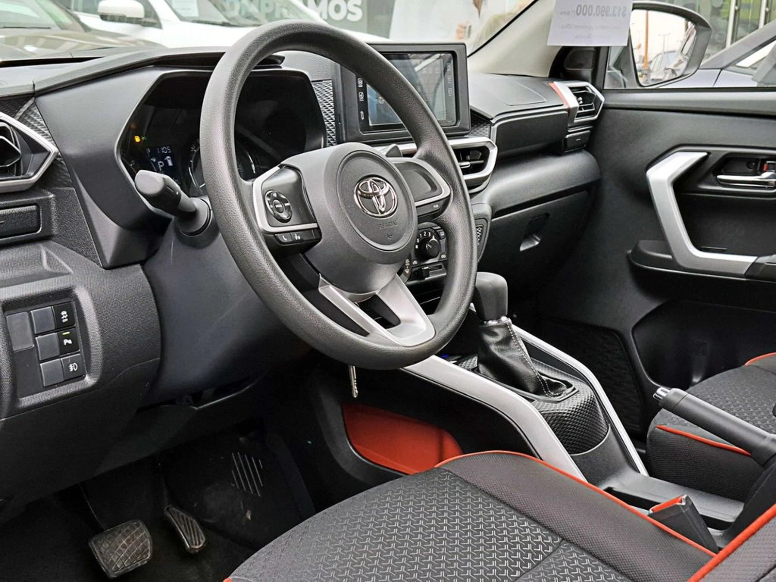 TOYOTA RAIZE 1.2 E 4X2 AT 5P 2025 - Imagen 9 de 18
