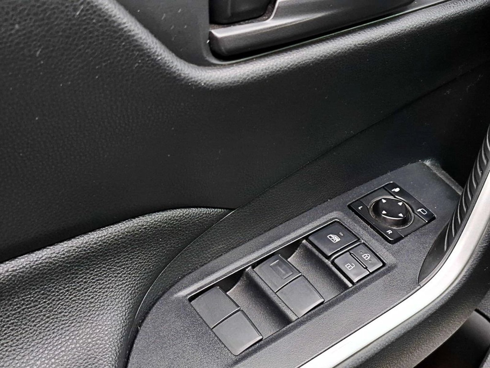 Toyota RAV4 2.0 LE 4X2 CVT AT 5P 2022 - Imagen 9 de 16