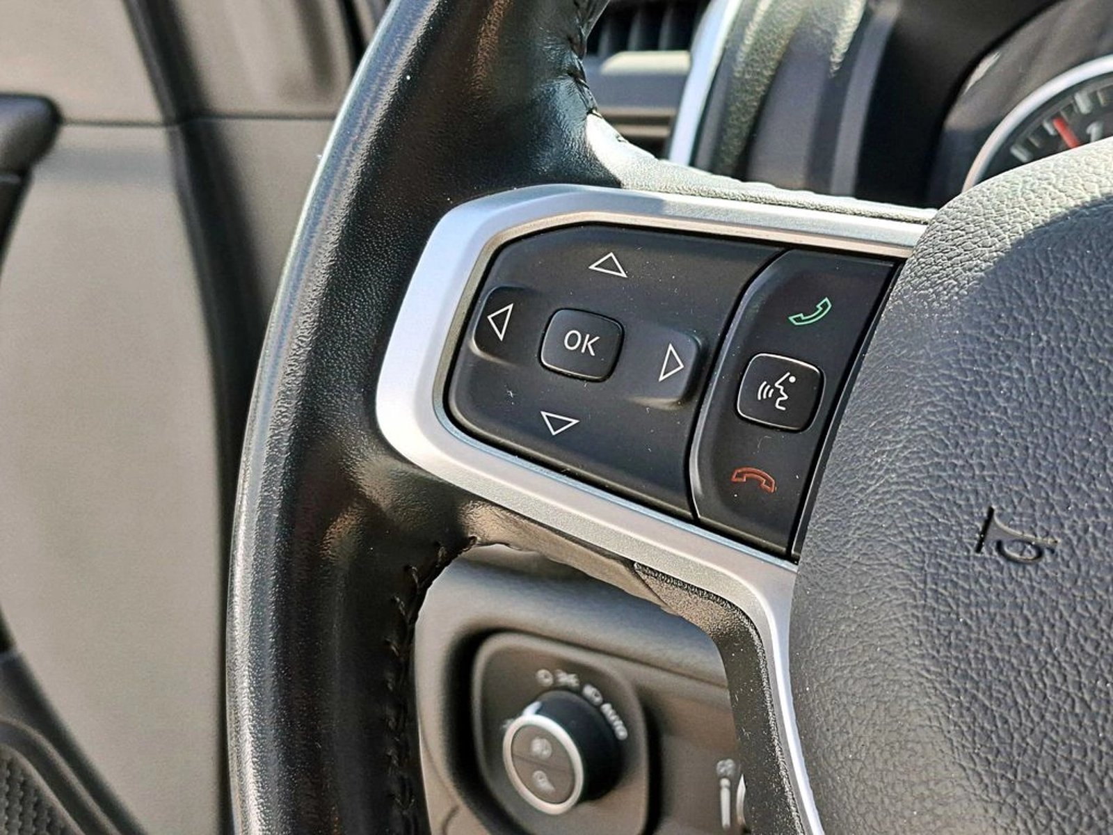 RAM 1500 3.6 BIG HORN 4X4 CREW CAB E-TORQUE AT 4P 2023 - Imagen 15 de 18
