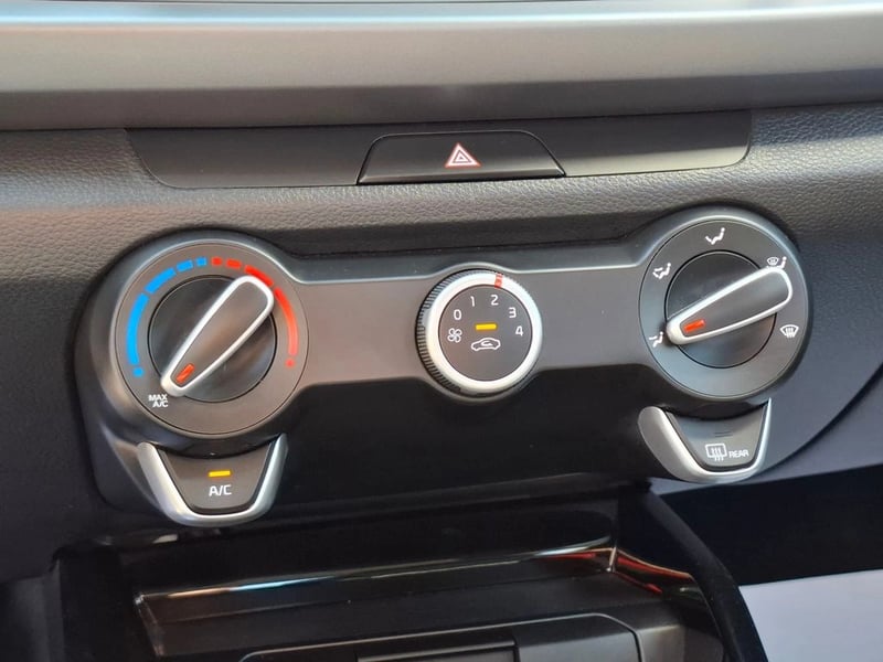 Kia RIO 4 1.4 EX FULL AT 2022 - Imagen 18 de 19