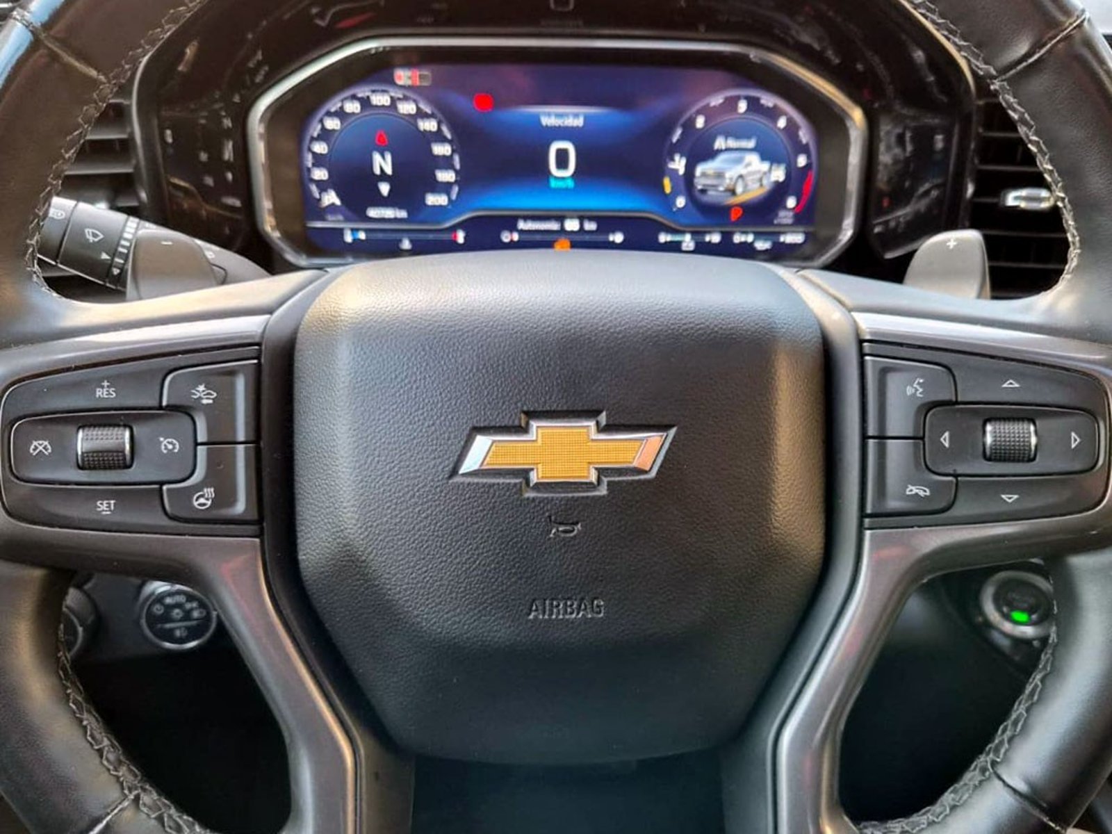 CHEVROLET SILVERADO 3.0 HIGH COUNTRY 4X4 AT 4P 2025 - Imagen 8 de 9
