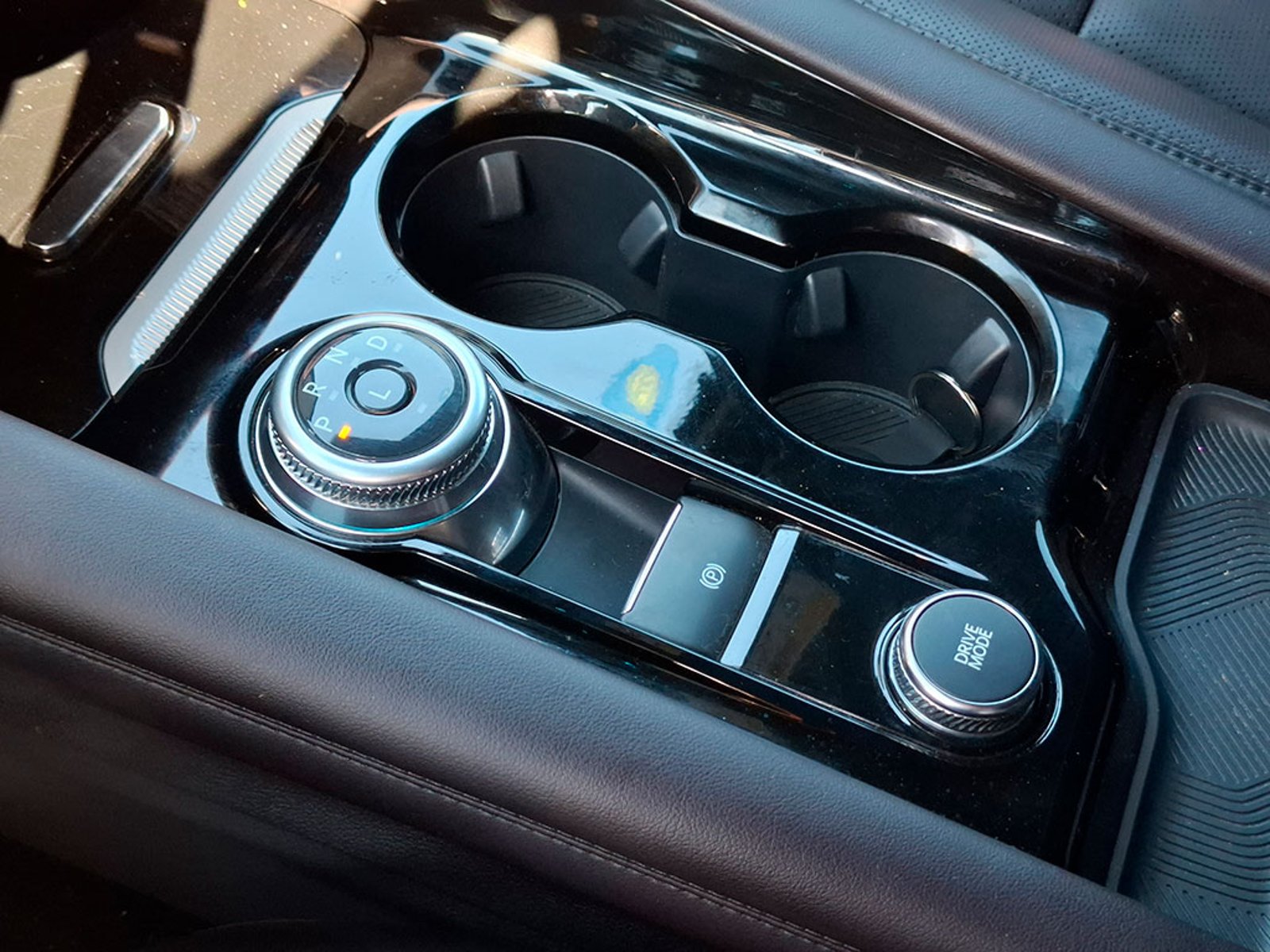 FORD EXPLORER 2.3 ECOBOOST PLATINUM 4WD 2025 - Imagen 18 de 20