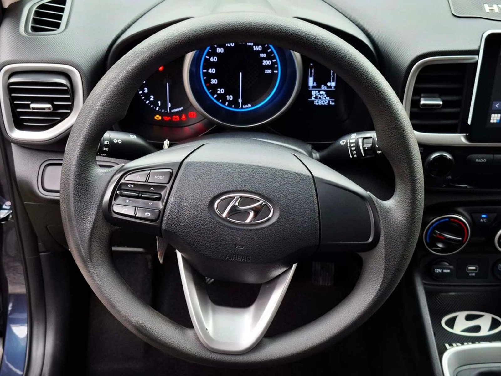 Hyundai VENUE 1.6 QX PREMIUM MT 2021 - Imagen 14 de 20