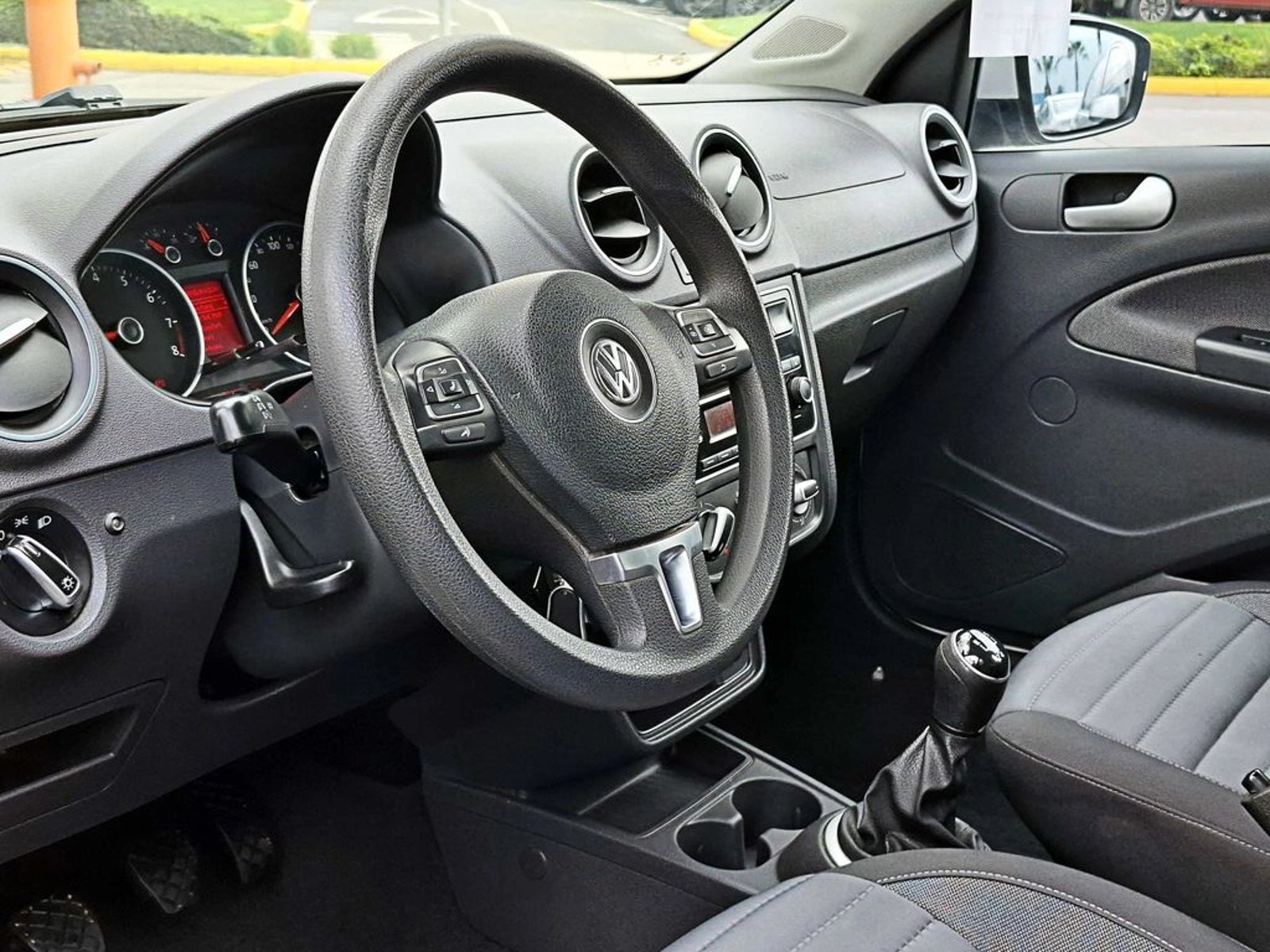 Volkswagen GOL 1.6 TRENDLINE 2AB ABS MT 2014 - Imagen 9 de 16
