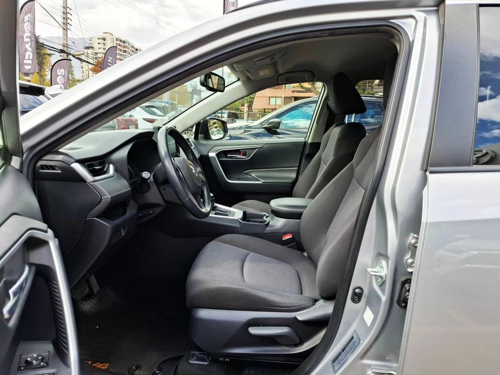 TOYOTA RAV4 2.0 XLE 4X2 AT 5P 2019 - Imagen 15 de 20