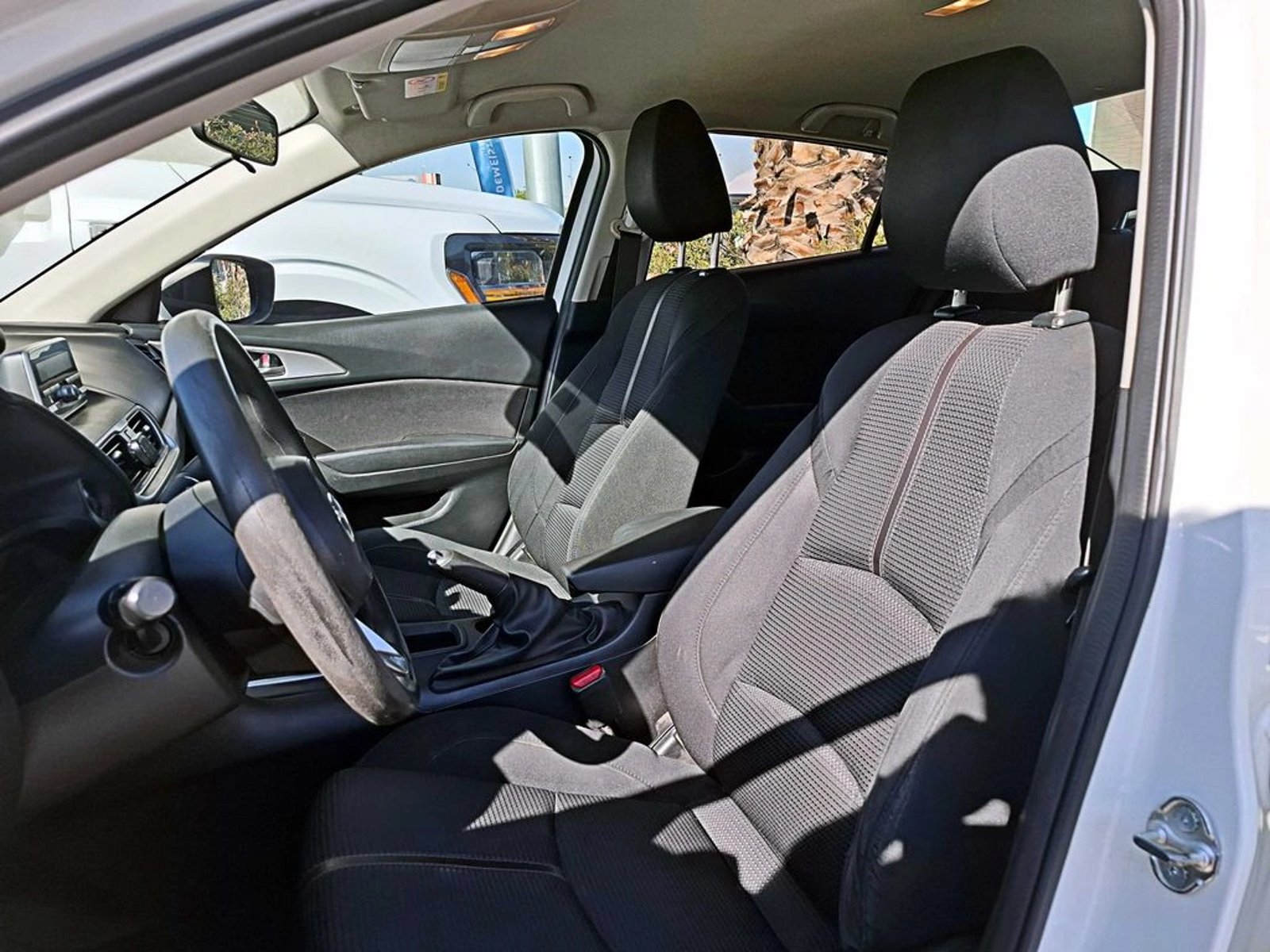 MAZDA 3 SEDAN 1.6 MT 2019 - Imagen 10 de 13