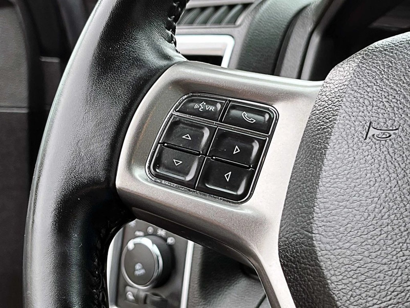 RAM 1500 3.6 CREW CAB SLT AT 4X4 2023 - Imagen 13 de 17
