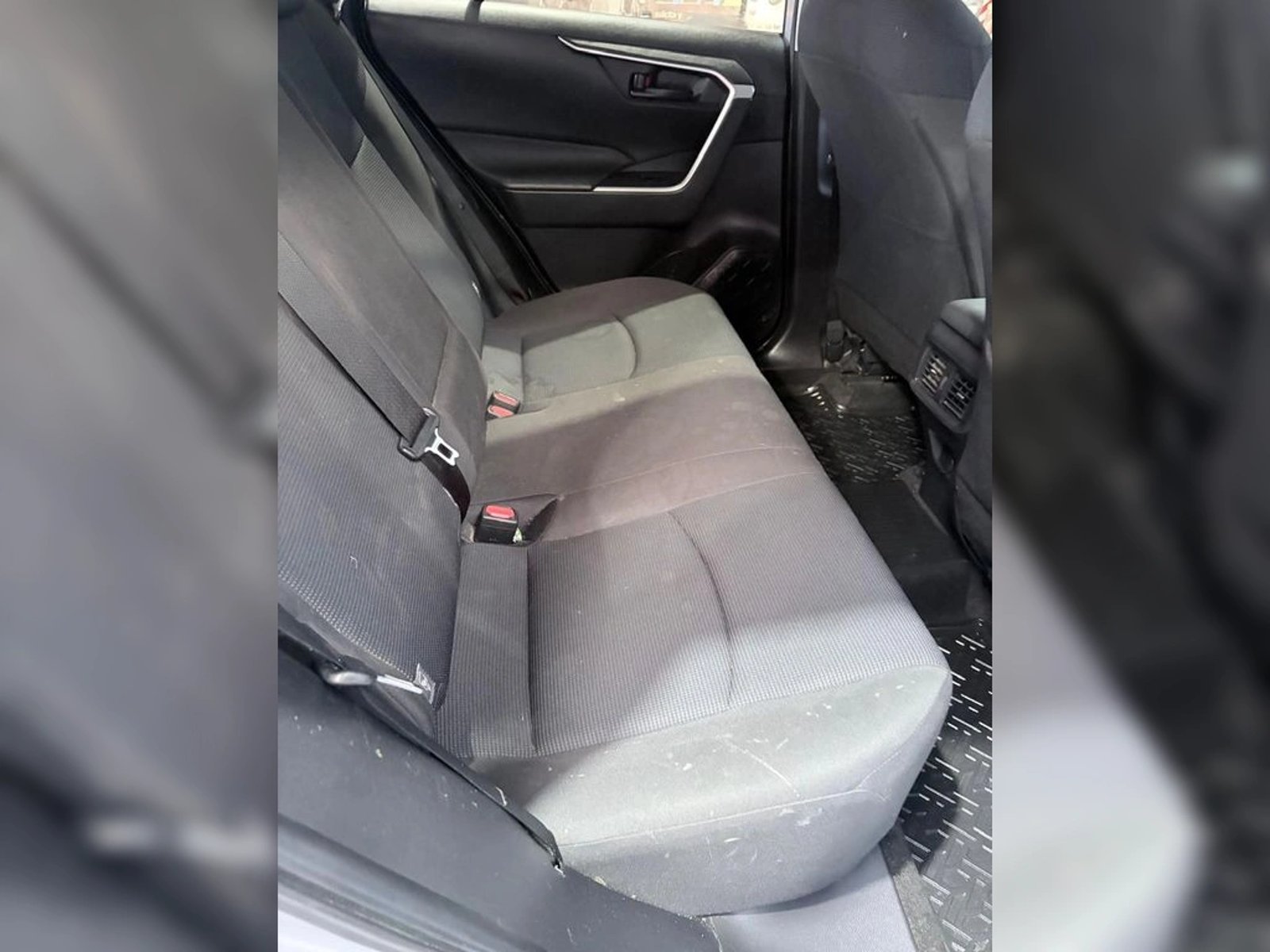 Toyota RAV4 LE 2022 - Foto 5 de 17