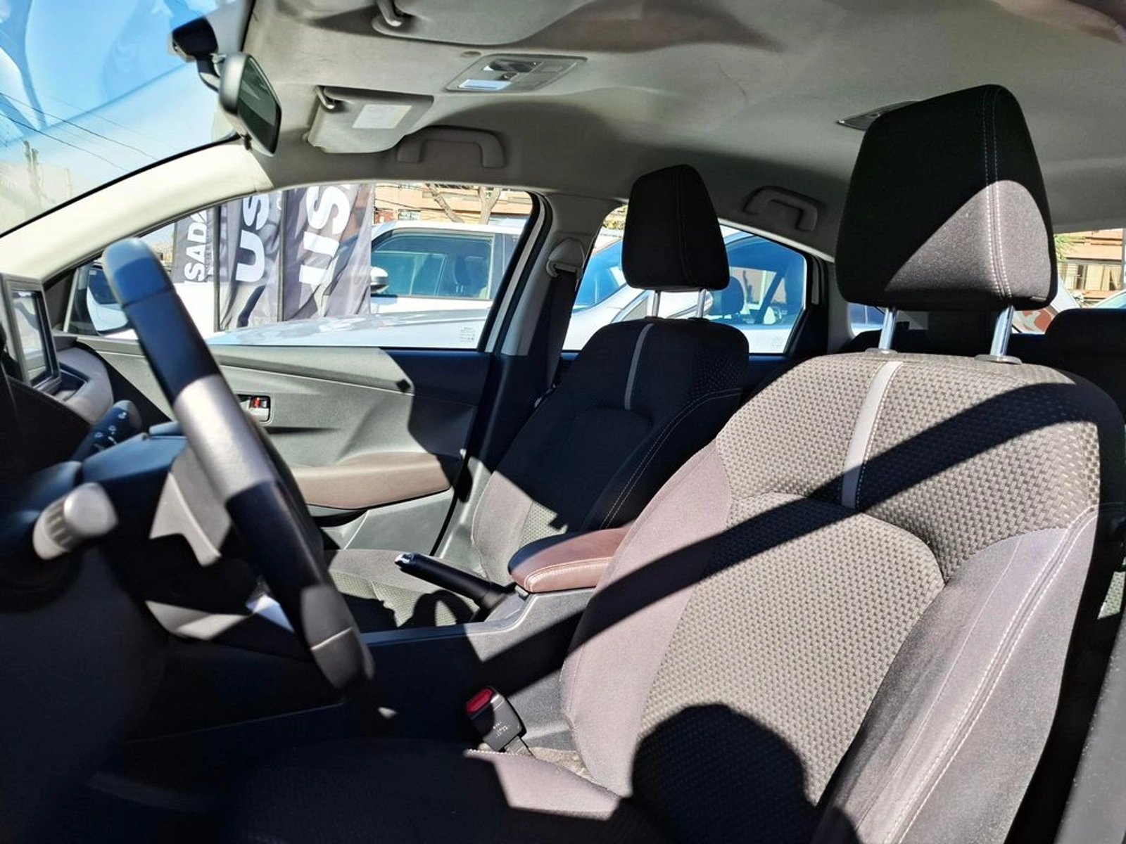 Toyota YARIS 1.5 SEDAN E MECÁNICO 2023 - Imagen 14 de 20