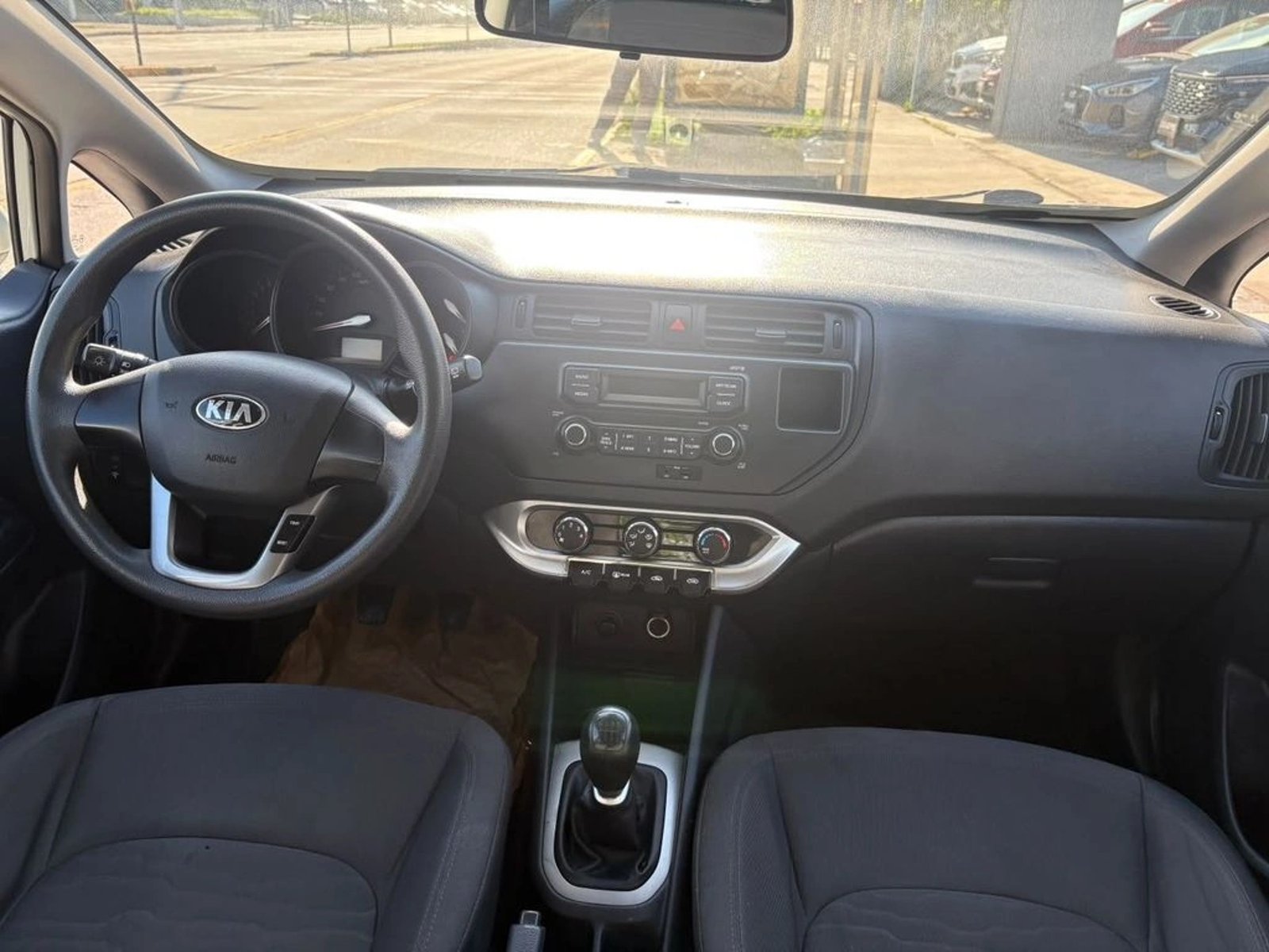 Kia RIO 5 1.4 EX 2014 - Foto 5 de 11