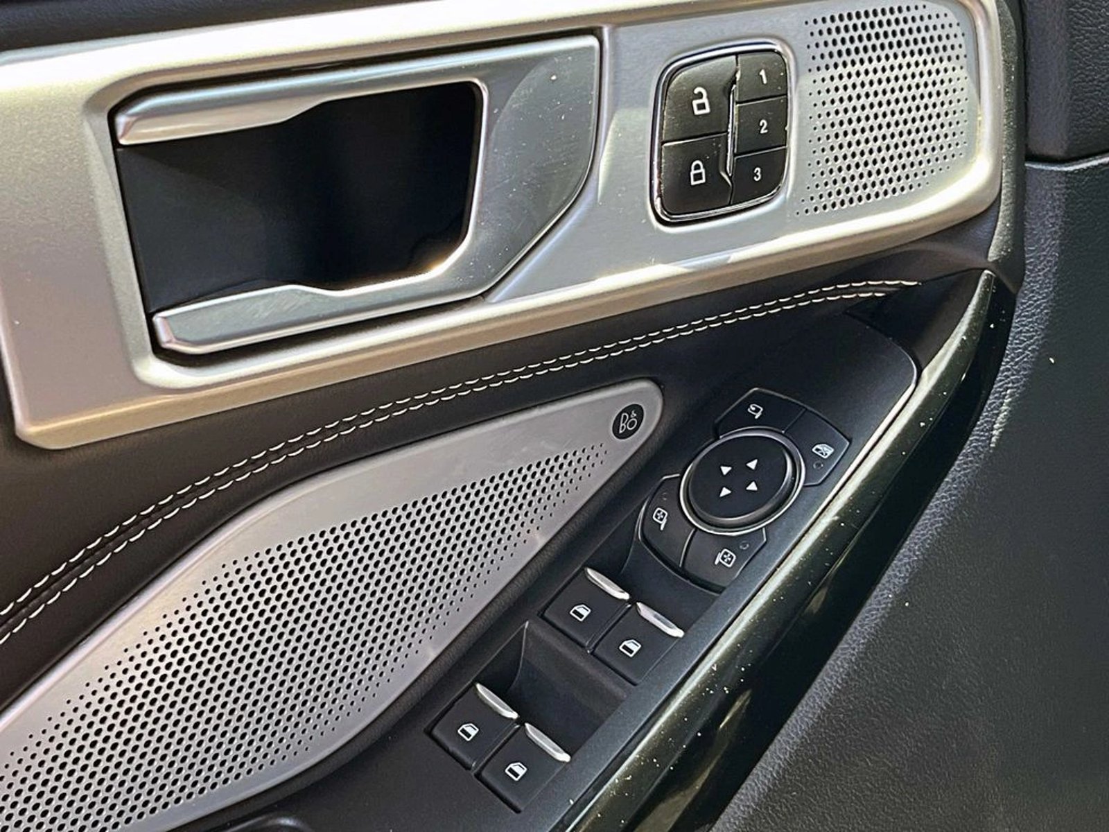 FORD EXPLORER ST 3.0 AT 4X4 2024 - Imagen 10 de 19