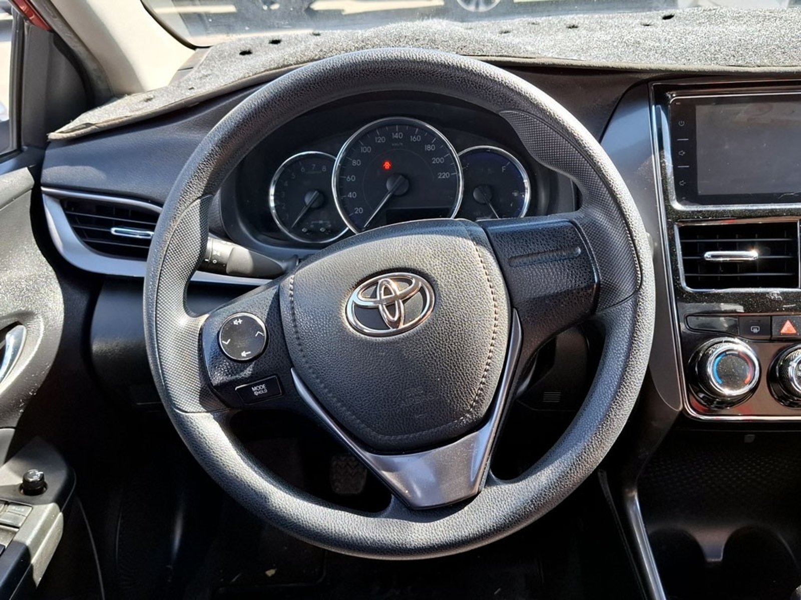 TOYOTA YARIS 1.5 GLI E 4X2 MT 4P 2022 - Imagen 15 de 19