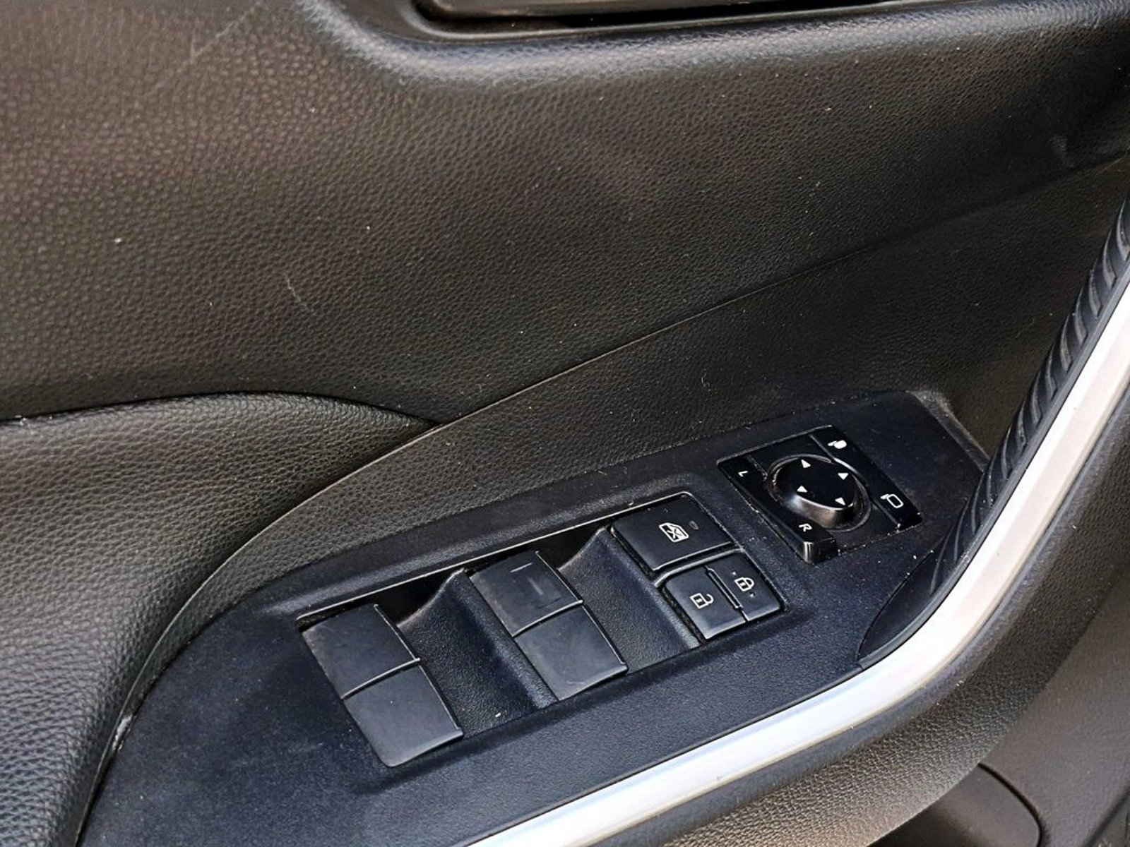 Toyota RAV4 LE 2.0 AUT 2022 - Imagen 10 de 17