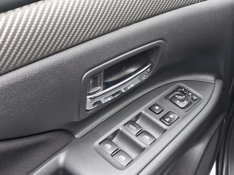 Mitsubishi OUTLANDER 2.0 GLS MT 2019 - Imagen 8 de 16