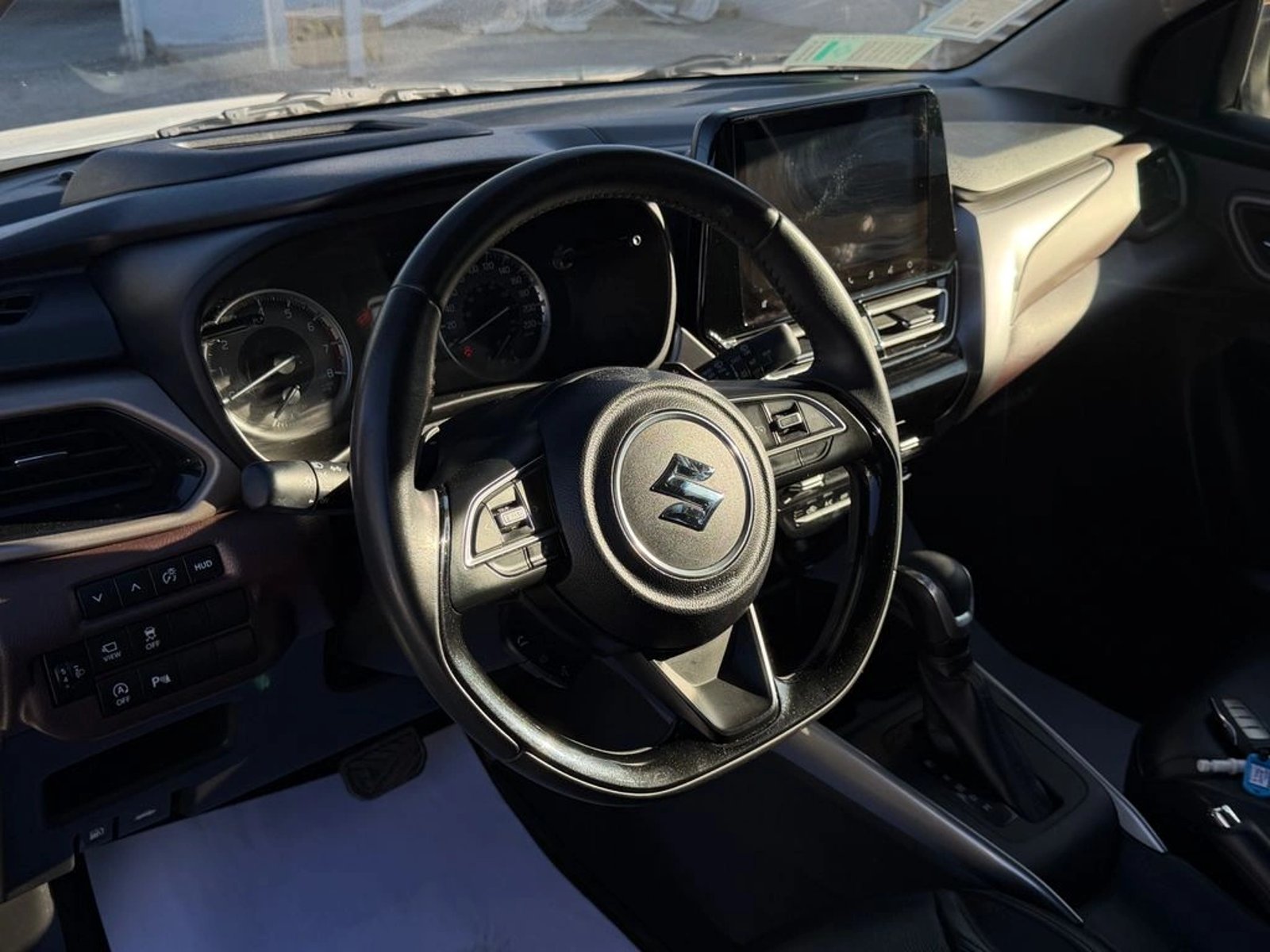 SUZUKI FRONX 1.5 GLX HYBRID 4X2 AT 5P 2025 - Imagen 12 de 20
