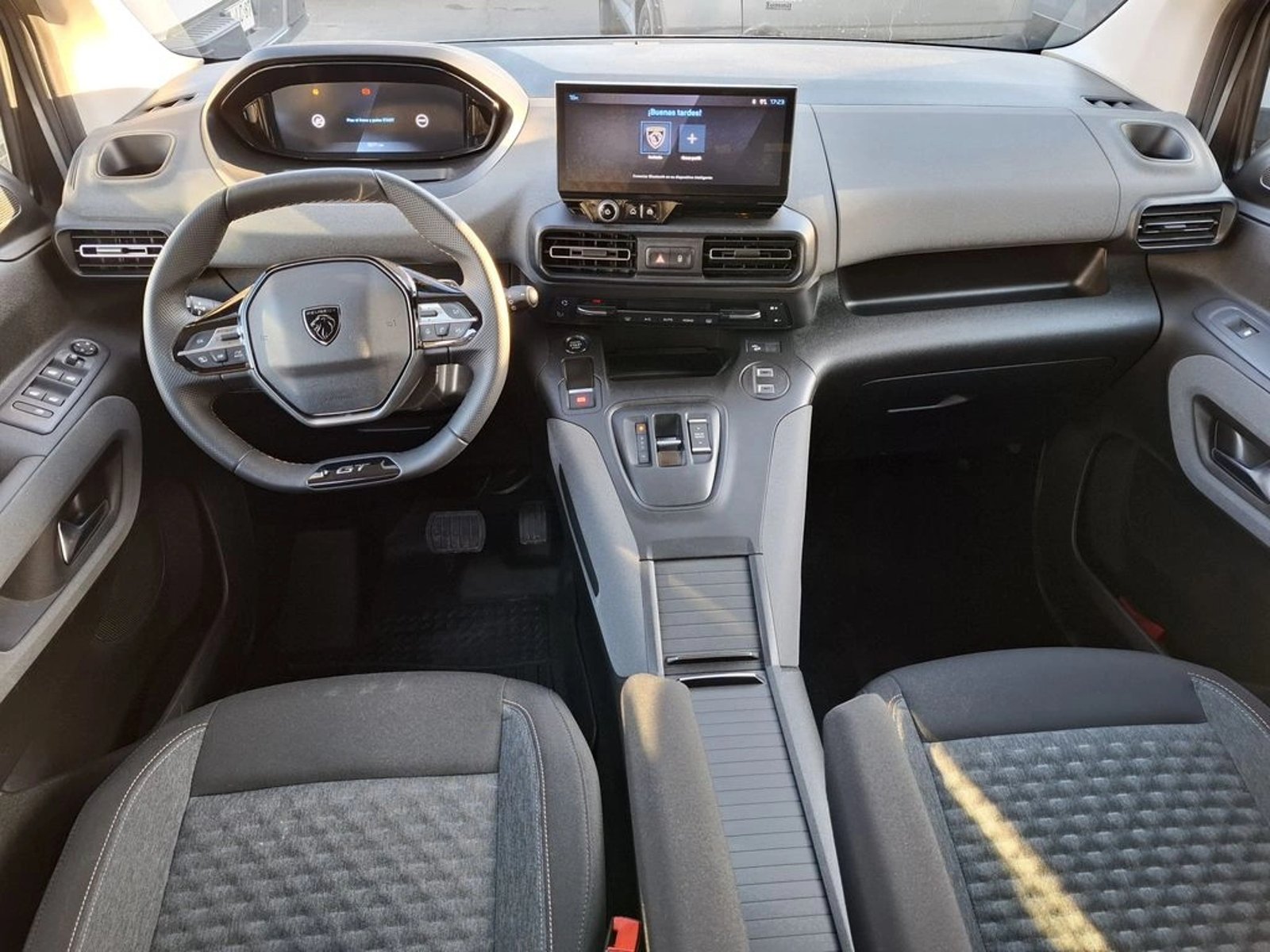 Peugeot RIFTER ALLURE 4X2 1.5 AUT 2026 - Imagen 12 de 20