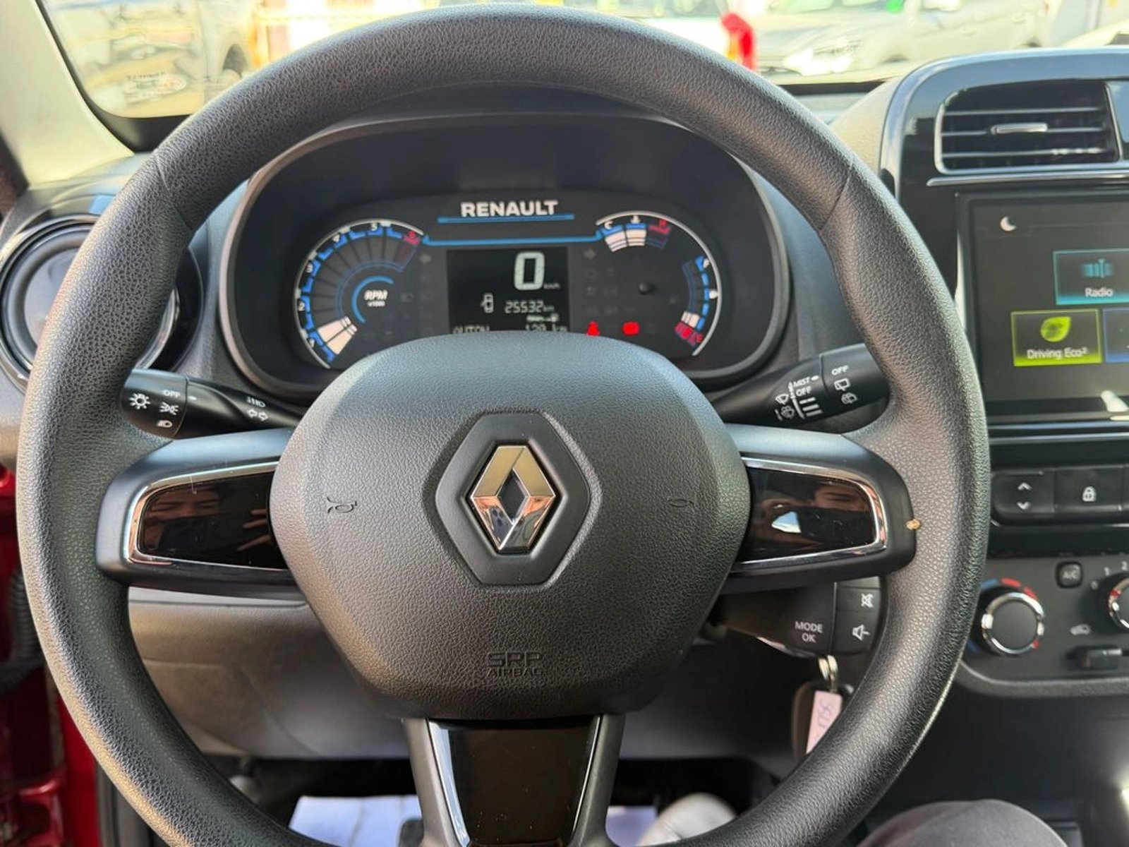 Renault KWID 1.0 ZEN 4X2 HB MT 5P 2023 - Imagen 11 de 18