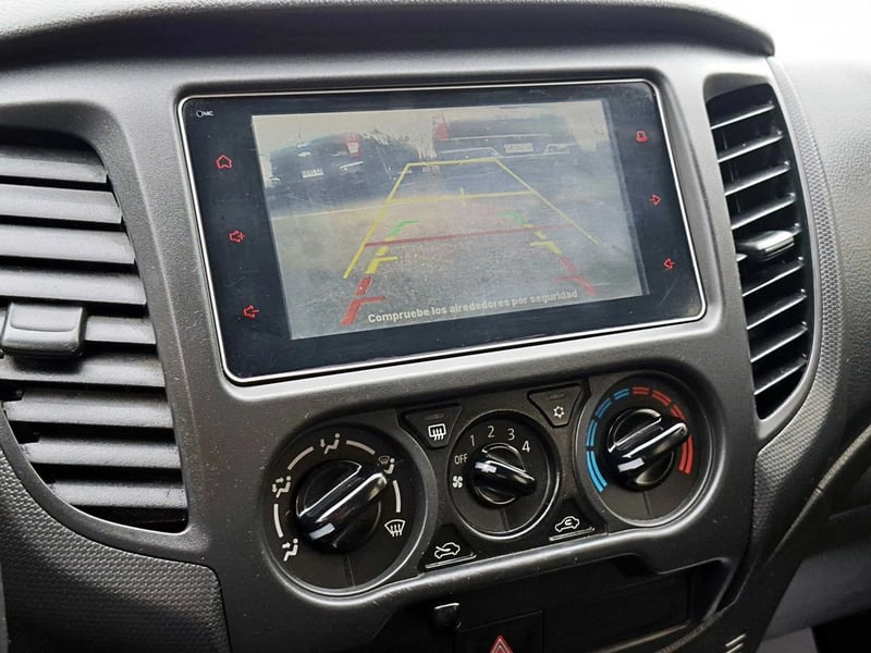 Mitsubishi L200 2.4 TD WORK CR WF MT 4X2 DIESEL 2022 - Imagen 10 de 14
