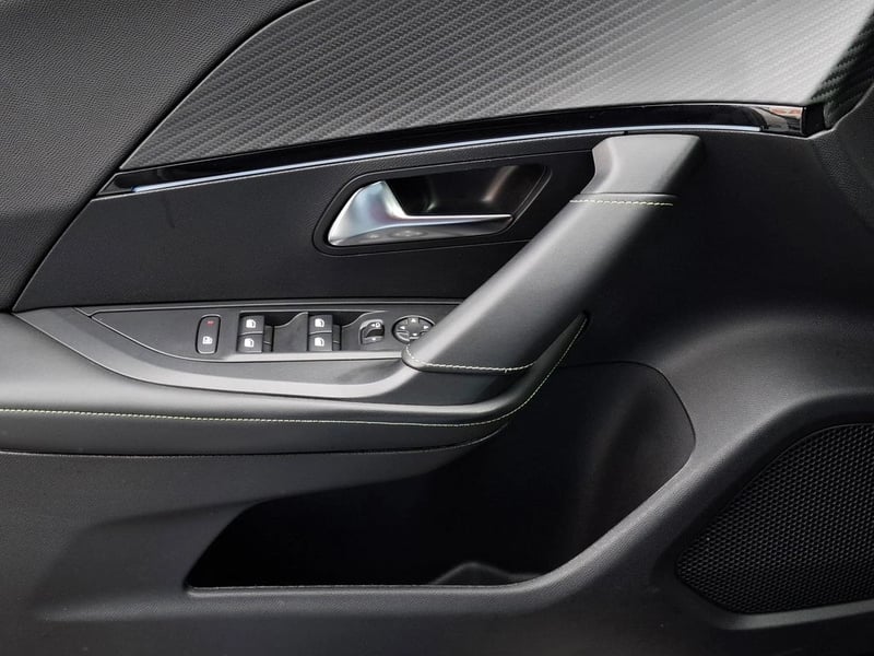 Peugeot 2008 4X2 1.2 AUT HIBRIDO 2025 - Imagen 9 de 20