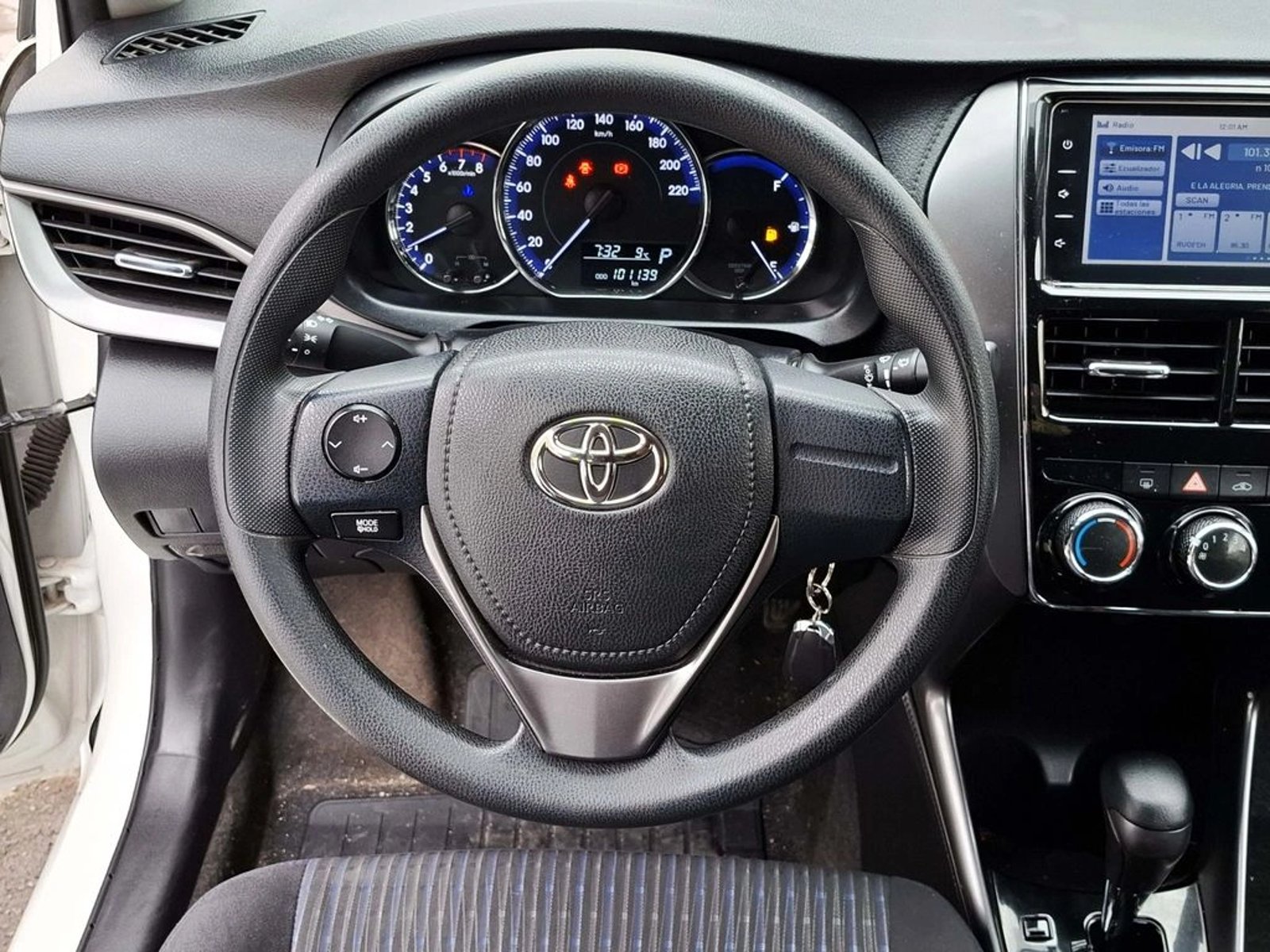 Toyota YARIS SEDAN 1.5 2022 - Imagen 17 de 20
