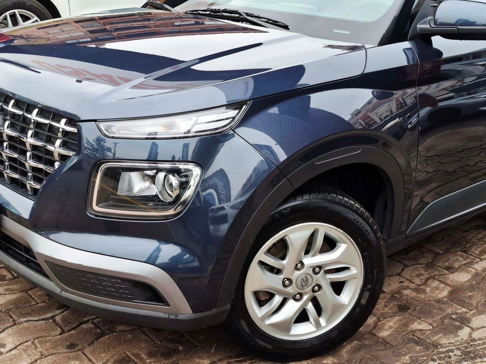 Hyundai VENUE 1.6 QX PREMIUM MT 2021 - Imagen 5 de 20